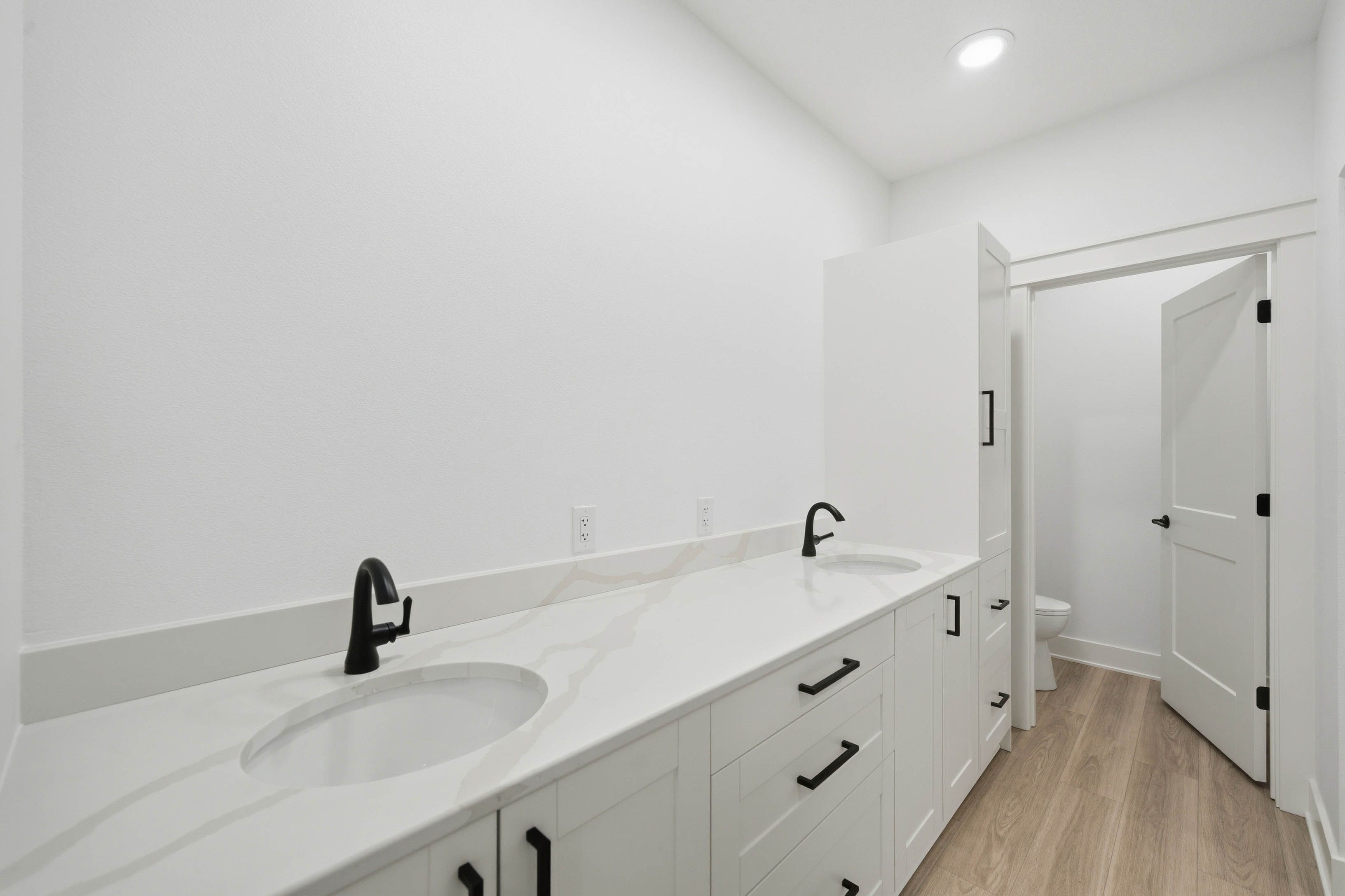 Listing Photo: 16359 Kennedy St Ackley IA--4